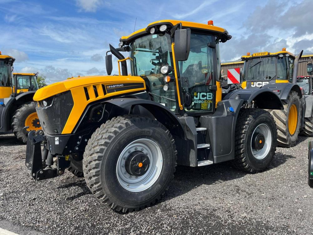 JCB 4220 Icon Fastrac For Sale SJB Tractors Ltd